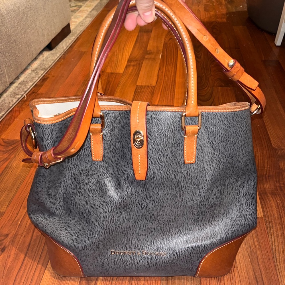 Dooney & Bourke purse